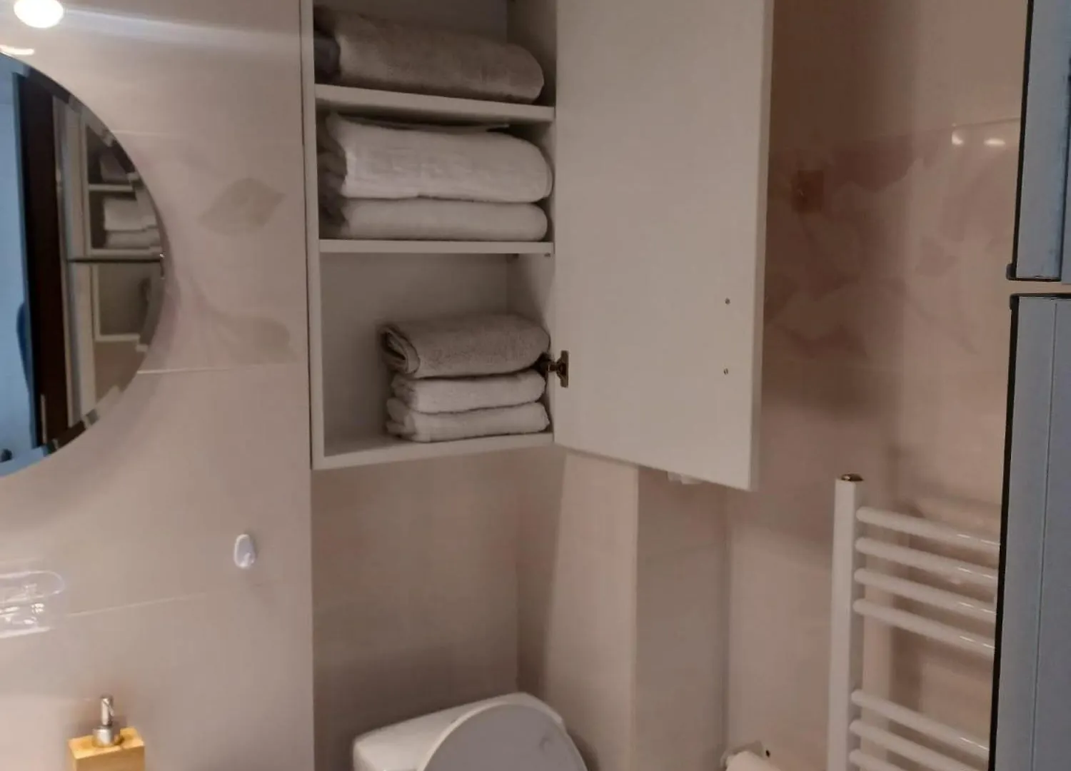 Apartamentul Relaxarii M&F Bucharest Apartment